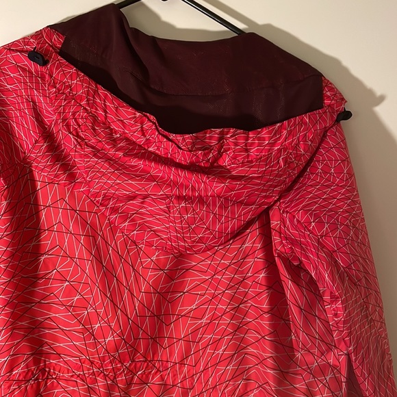 Woman’s Nike Jacket - Picture 5 of 7